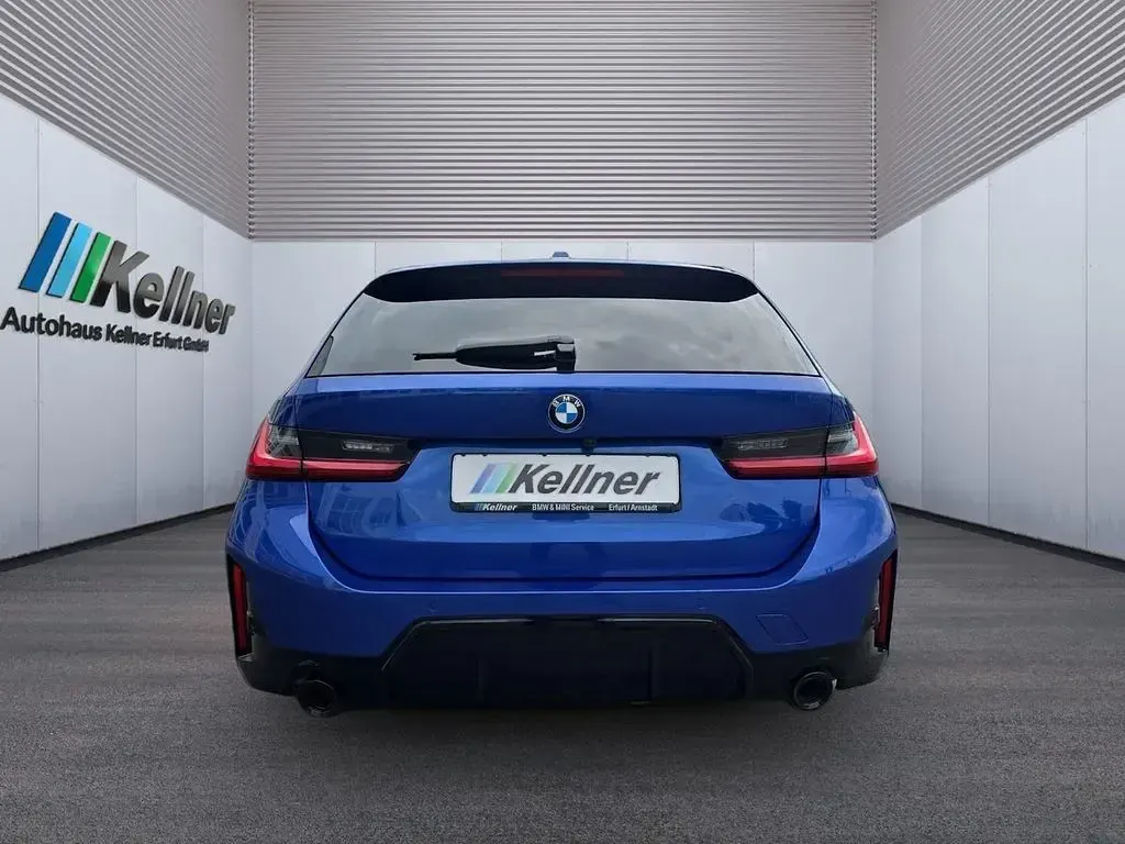 Gebraucht BMW 320 M Sport 190 PS (139 kW) 2023 Blau Limousine