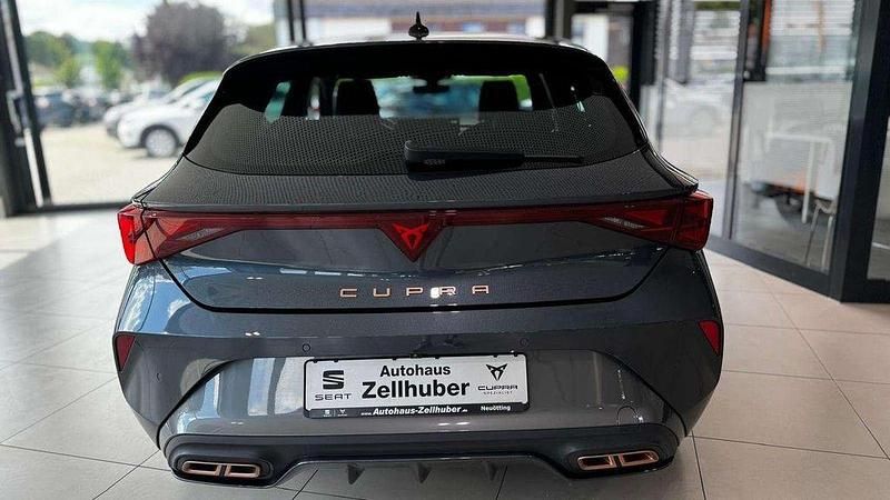 Gebraucht Cupra Leon 204 PS (150 kW) 2024 Magnetic grau Limousine