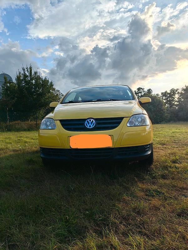 Gelb Gebraucht 2006 VW Fox Kleinwagen | 350 € (Superpreis) - Bild 1/4