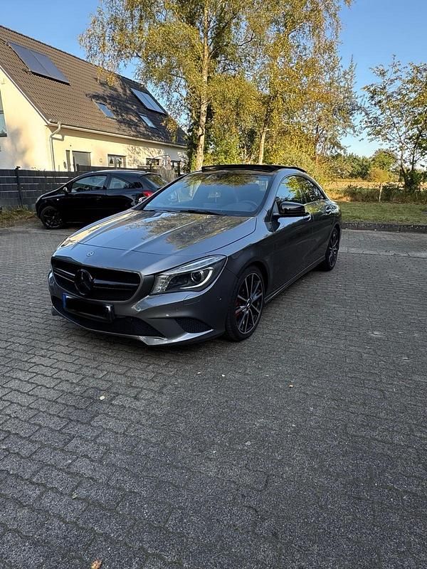 Gebraucht 2013 Mercedes CLA200 Night Limousine | 13.500 € (Fairer Preis) - Bild 1/4