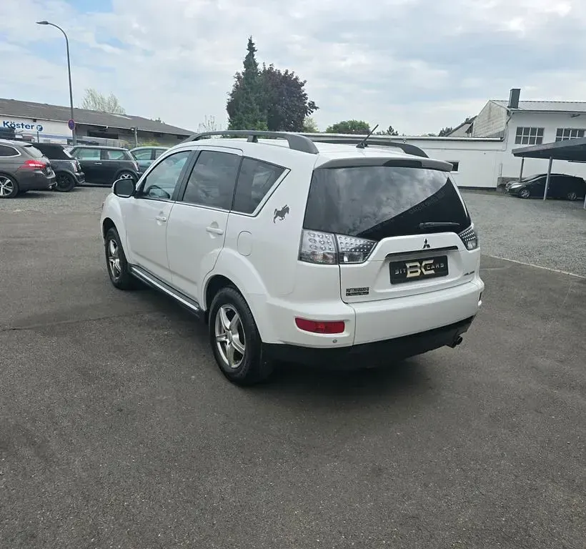 Gebraucht Mitsubishi Outlander 177 PS (130 kW) 2011 Weiß SUV