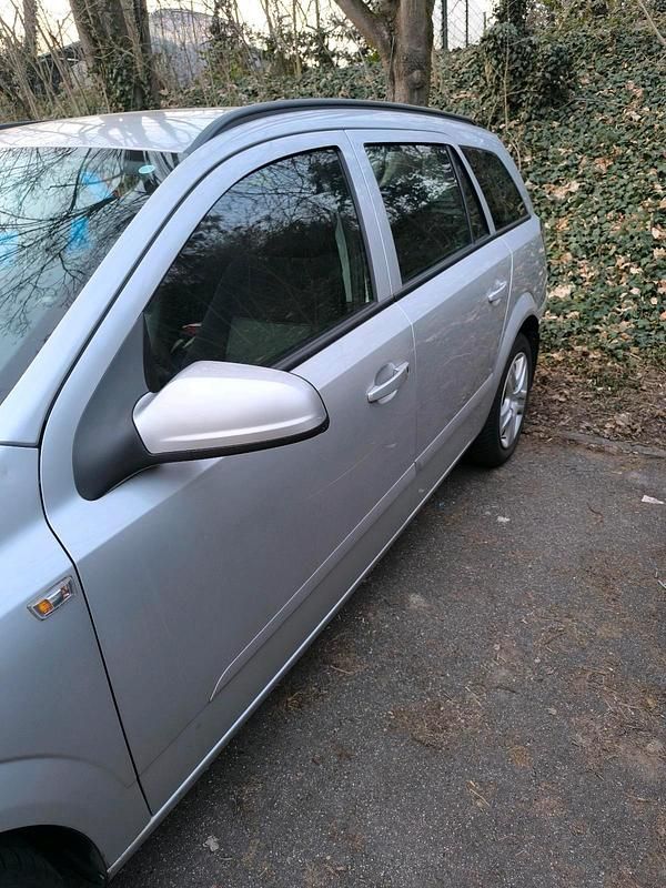 Gebraucht Opel Astra 116 PS (85 kW) 2008 Silber Kombi