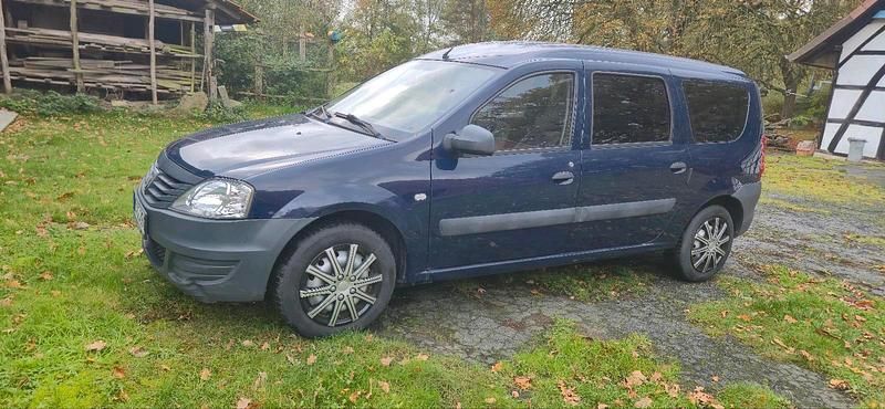 Blau Gebraucht 2011 Dacia Logan Limousine | 1.550 € (Superpreis) - Bild 1/4