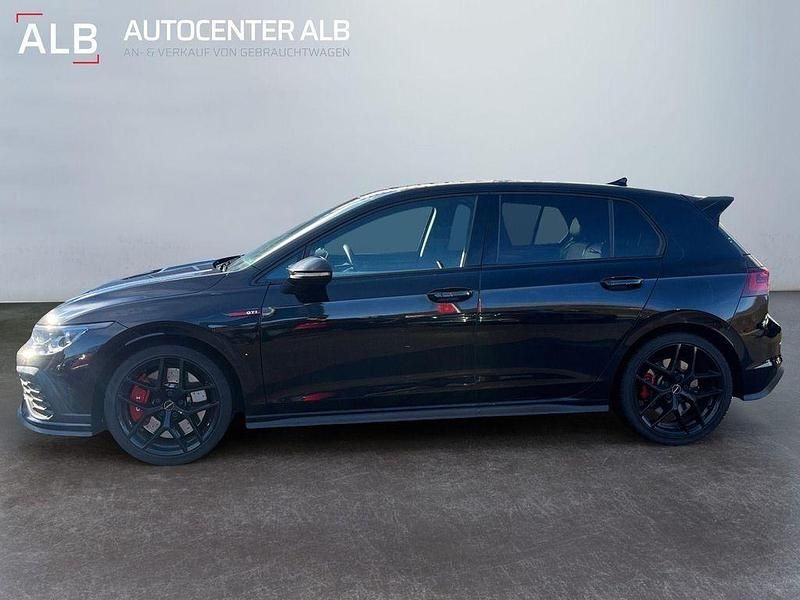 Gebraucht VW Golf VIII 300 PS (220 kW) 2022 Deep black perleffekt Limousine