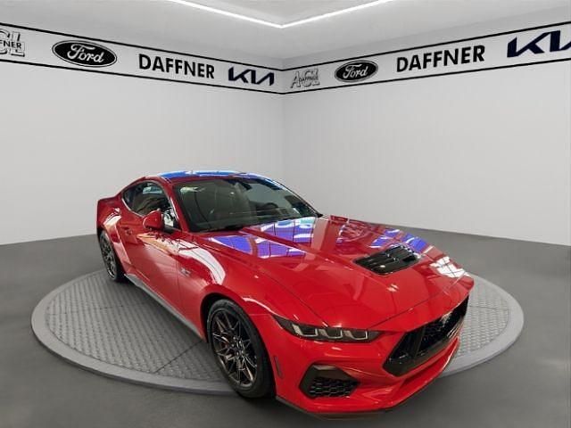 Neu Ford Mustang GT Fastback 446 PS (328 kW) 2026 Racerot Coupé