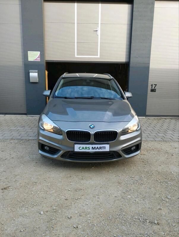 Silber Gebraucht 2014 BMW 218 Active Tourer Van / Kleinbus | 8.990 € (Fairer Preis) - Bild 1/4