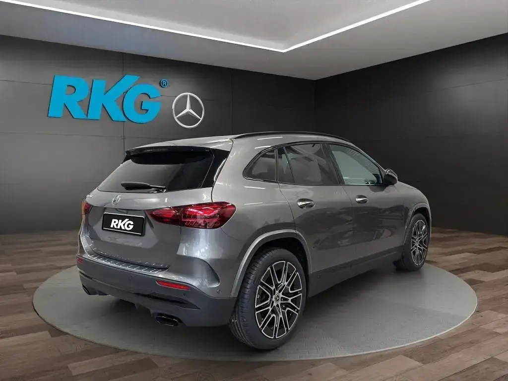 Gebraucht Mercedes GLA200 AMG 163 PS (119 kW) 2025 Grau SUV