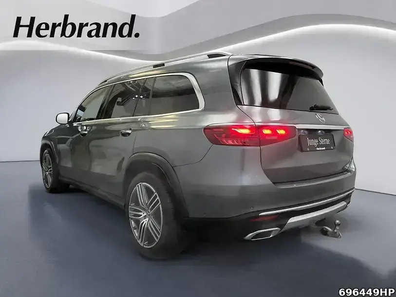 Gebraucht Mercedes GLS450 367 PS (269 kW) 2024 Metalliclack selenitgrau SUV