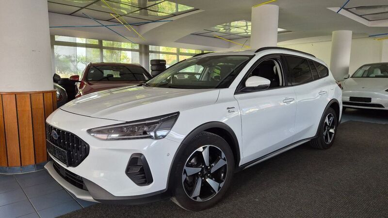 Weiß Gebraucht 2022 Ford Focus Active Kombi | 15.490 € (Etwas zu teuer) - Bild 1/4