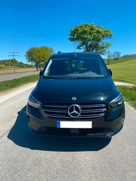 Gebraucht Mercedes T180 Edition 131 PS (96 kW) 2025 Schwarz Van / Kleinbus