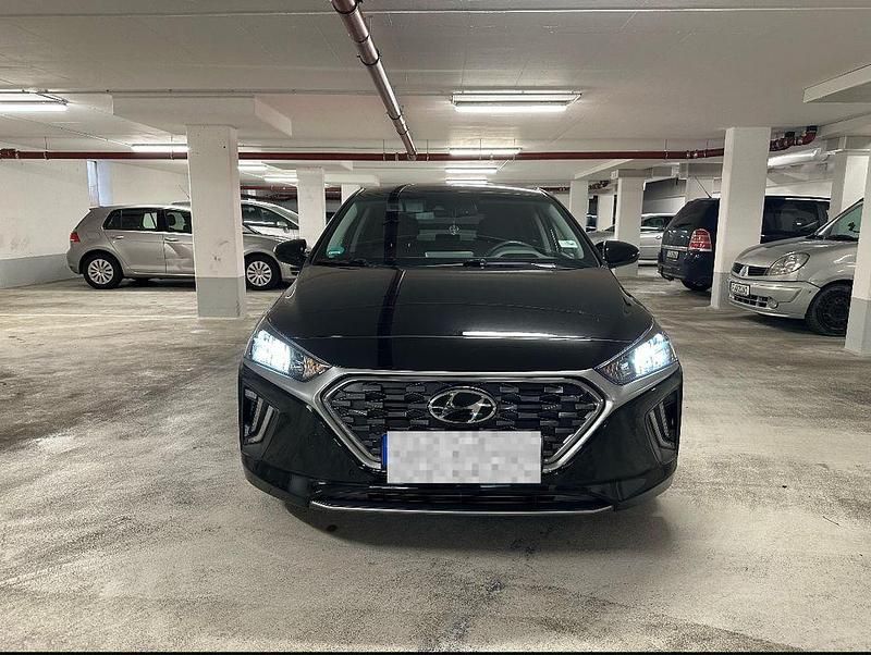Schwarz Gebraucht 2020 Hyundai Ioniq Premium Limousine | 18.900 € (Etwas zu teuer) - Bild 1/4