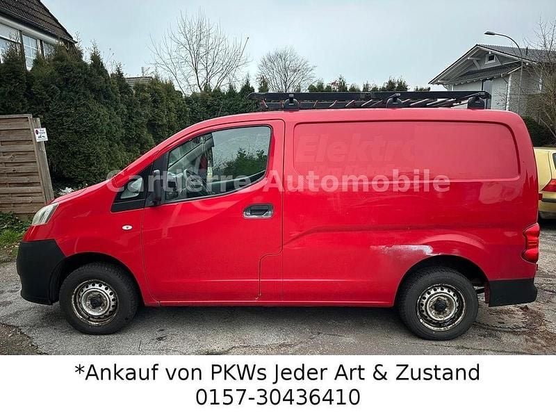 Gebraucht Nissan NV200 86 PS (63 kW) 2011 Rot Van / Kleinbus