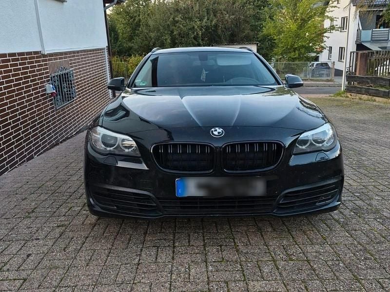 Schwarz Gebraucht 2013 BMW 520 Sport Line Kombi | 9.999 € (Fairer Preis) - Bild 1/4