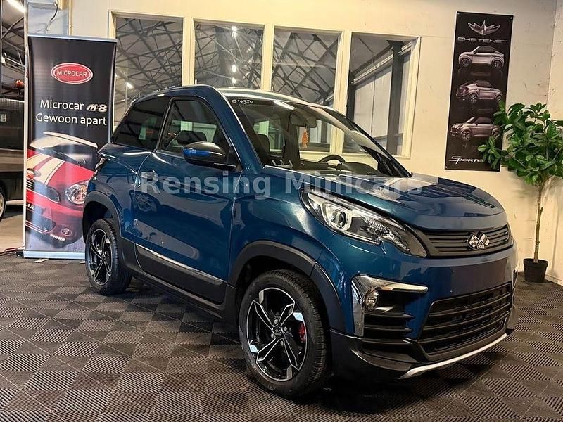 Second-hand Ligier JS60 2023 Albastru Hatchback