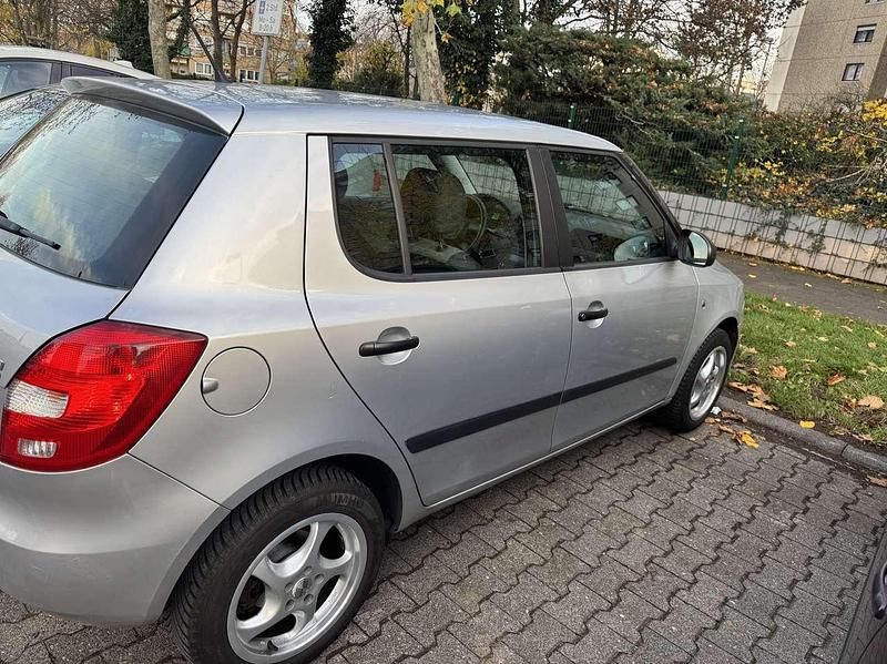 Gebraucht Skoda Fabia Active 95 PS (69 kW) 2010 Grau Limousine