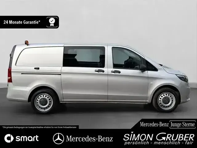 Gebraucht Mercedes Vito 136 PS (100 kW) 2022 Silber Van