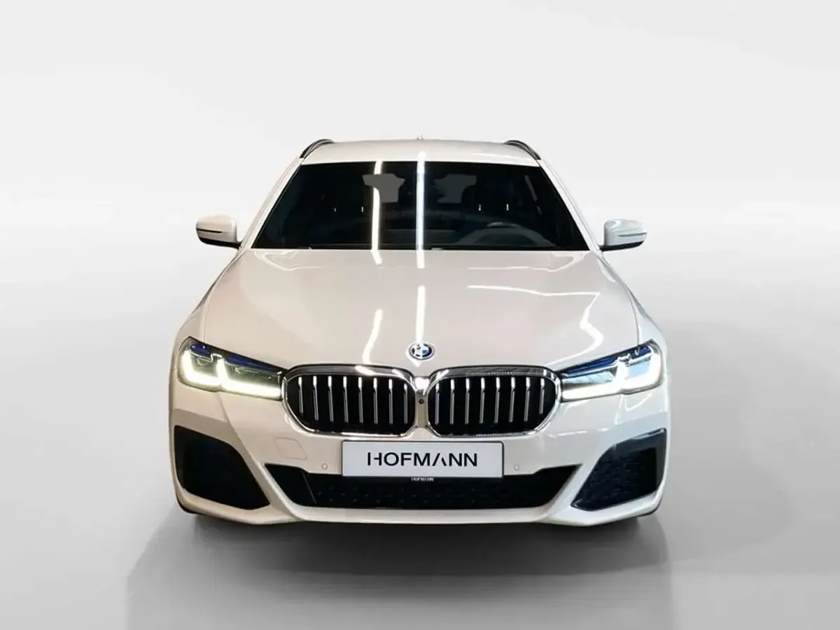 Gebraucht BMW 530 M Sport 292 PS (214 kW) 2023 Alpinweiß uni Kombi