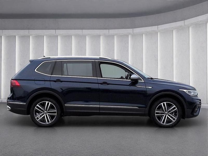 Gebraucht VW Tiguan Allspace Elegance 190 PS (139 kW) 2024 Blau SUV