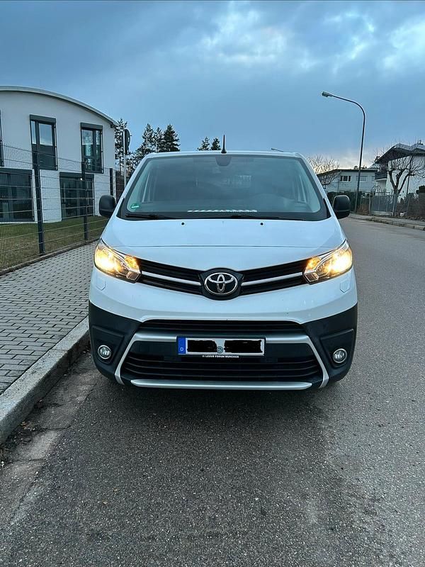 Gebraucht Toyota Proace 120 PS (88 kW) 2020 Weiß Van / Kleinbus
