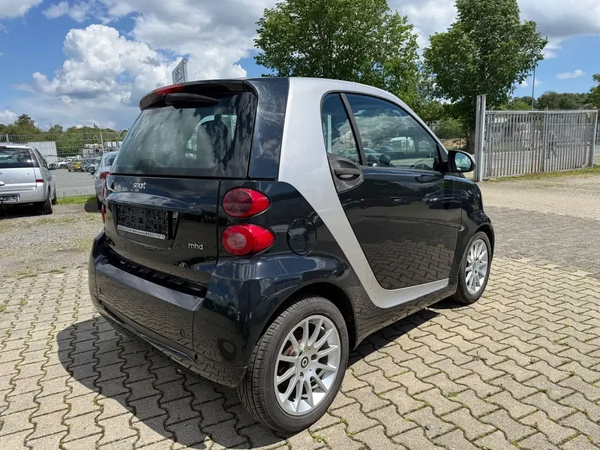 Gebraucht Smart ForTwo Coupé 71 PS (52 kW) 2011 Silber Coupé
