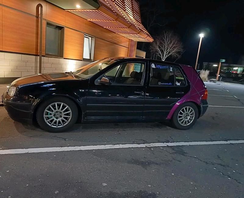 Gebraucht VW Golf IV 75 PS (55 kW) 1999 Schwarz Kleinwagen