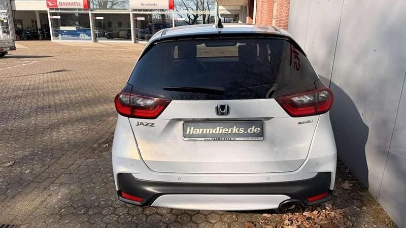 Gebraucht Honda Jazz Advance 107 PS (78 kW) 2023 Premium sunlight white pearl (metallic) Kleinwagen