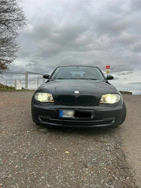 Gebraucht BMW 118 143 PS (105 kW) 2009 Schwarz Kleinwagen