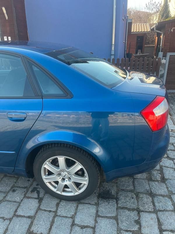Gebraucht Audi A4 130 PS (95 kW) 2003 Blau Limousine