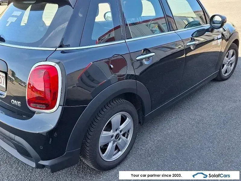 Käytetty Mini ONE 102 HP (75 kW) 2022 Musta Viistoperä