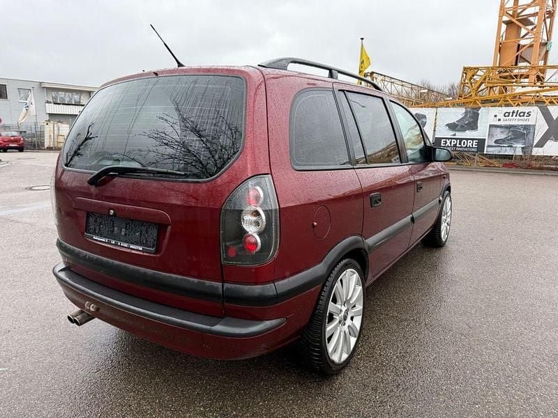 Gebraucht Opel Zafira 116 PS (85 kW) 2000 Rot Van / Kleinbus