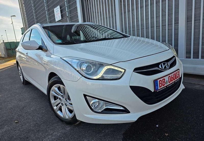 Gebraucht Hyundai i40 135 PS (99 kW) 2015 Weiß Kombi