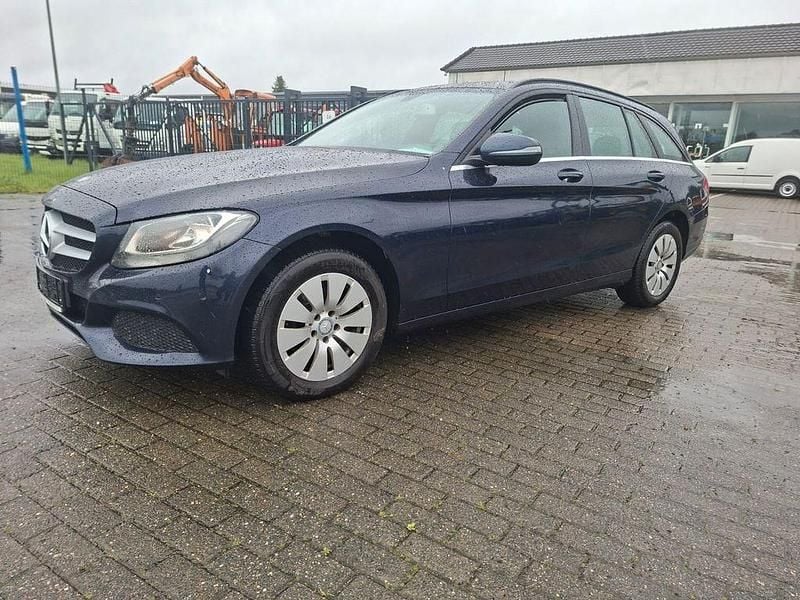 Gebraucht Mercedes C200 136 PS (100 kW) 2015 Blau Kombi