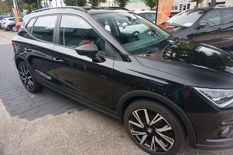 Gebraucht Seat Arona Style 95 PS (69 kW) 2020 Mitternachtsschwarz SUV