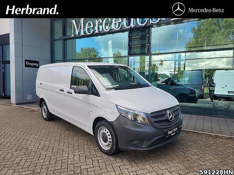 Weiß Gebraucht 2024 Mercedes Vito Van / Kleinbus | 35.438 € (Fairer Preis) - Bild 1/4