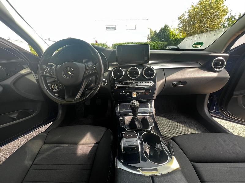 Gebraucht Mercedes 220 170 PS (125 kW) 2016 Blau Kombi