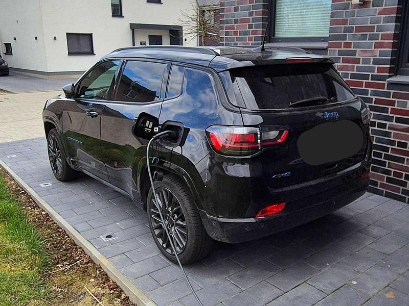 Gebraucht Jeep Compass 181 PS (133 kW) 2022 Schwarz SUV