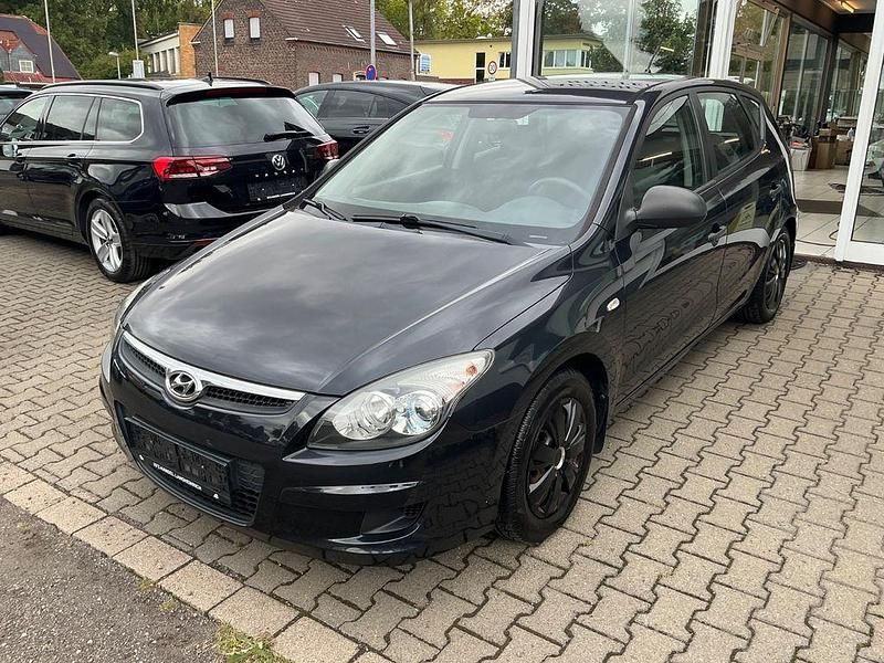 Schwarz Gebraucht 2010 Hyundai i30 Limousine | 2.950 € (Fairer Preis) - Bild 1/4