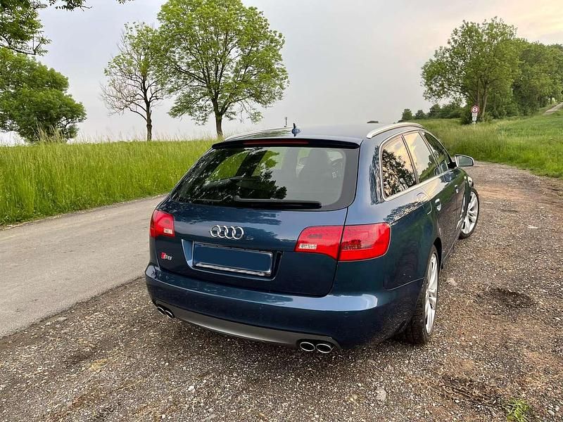 Gebraucht Audi S6 Comfort 435 PS (319 kW) 2006 Blau Kombi