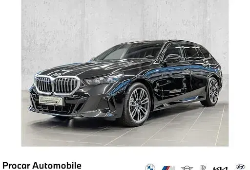 Gebraucht BMW 520 Comfort Edition 197 PS (144 kW) 2025 Schwarz Kombi