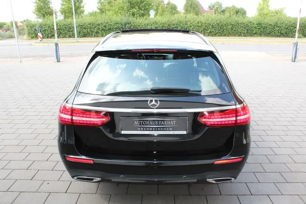 Gebraucht Mercedes E400 AMG line 330 PS (242 kW) 2023 Schwarz Limousine