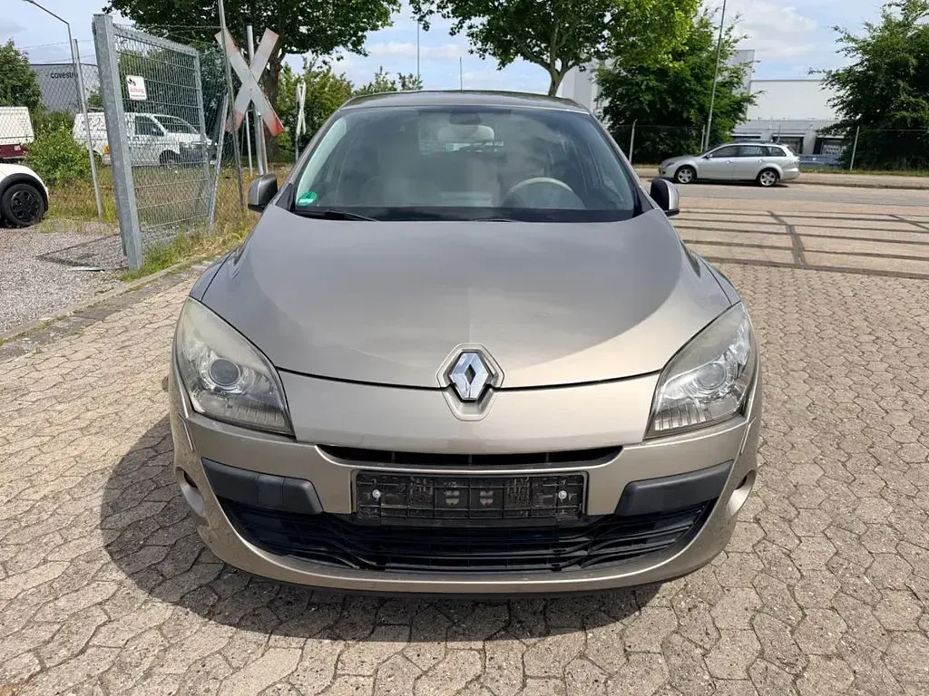 Gebraucht Renault Mégane III Luxe 131 PS (96 kW) 2009 Limousine