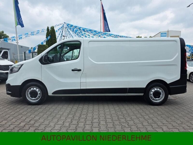 Gebraucht Renault Trafic 110 PS (80 kW) 2022 Weiß Van / Kleinbus