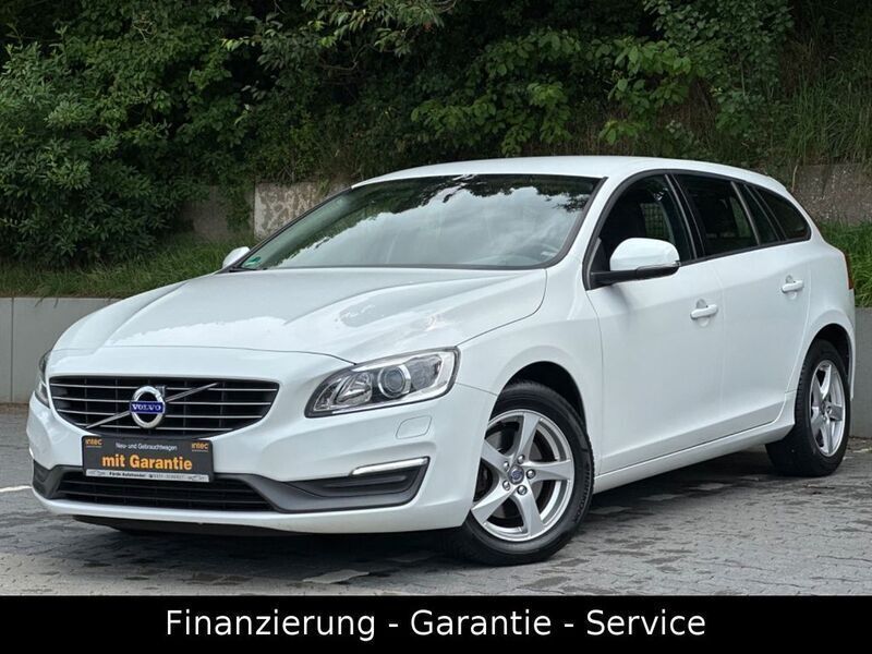 Weiß Gebraucht 2015 Volvo V60 Business Edition Kombi | 12.490 € (Guter Preis) - Bild 1/4