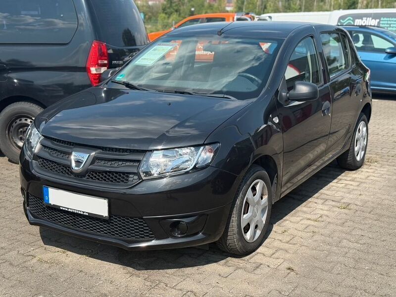 Schwarz Gebraucht 2015 Dacia Sandero Ambiance Kleinwagen | 4.900 € (Superpreis) - Bild 1/2