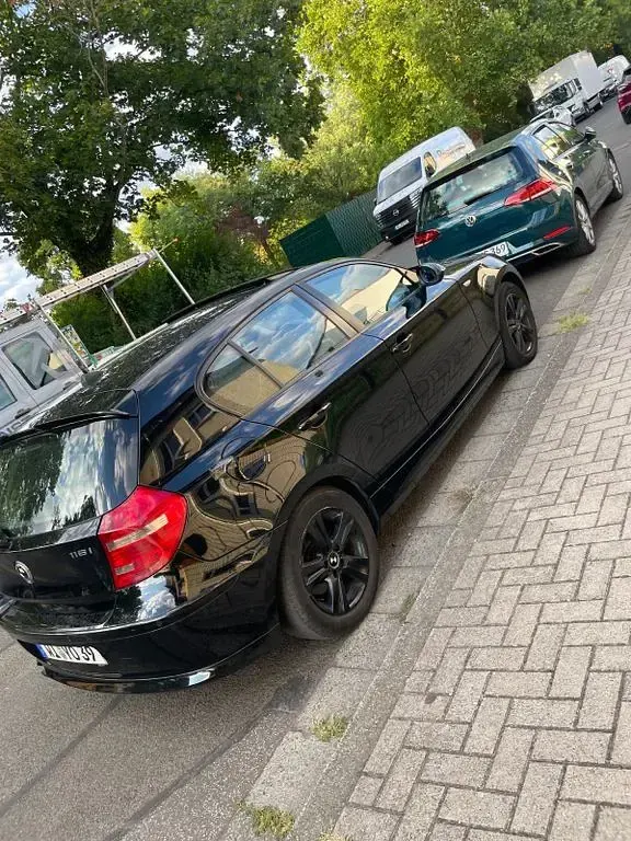 Gebraucht BMW 116 122 PS (89 kW) 2008 Schwarz Kleinwagen