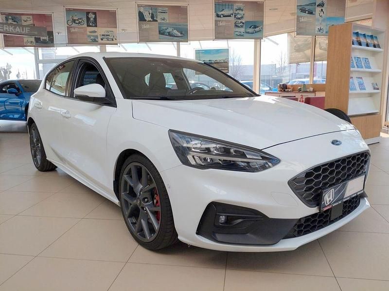Second-hand Ford Focus ST 190 CP (139 kW) 2019 Alb Berlinǎ