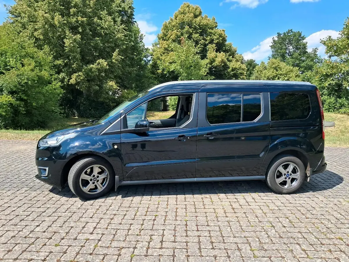 Gebraucht Ford Tourneo Connect 120 PS (88 kW) 2019 Schwarz Van / Kleinbus