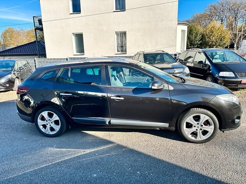 Gebraucht Renault Mégane GrandTour 131 PS (96 kW) 2010 Schwarz Kombi