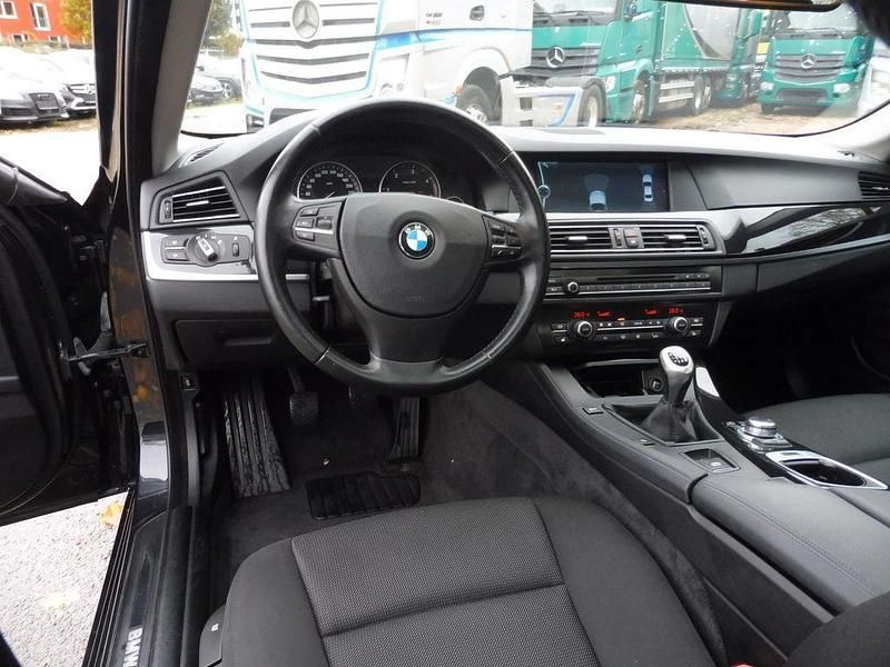 Gebraucht BMW 520 184 PS (135 kW) 2010 Schwarz Limousine