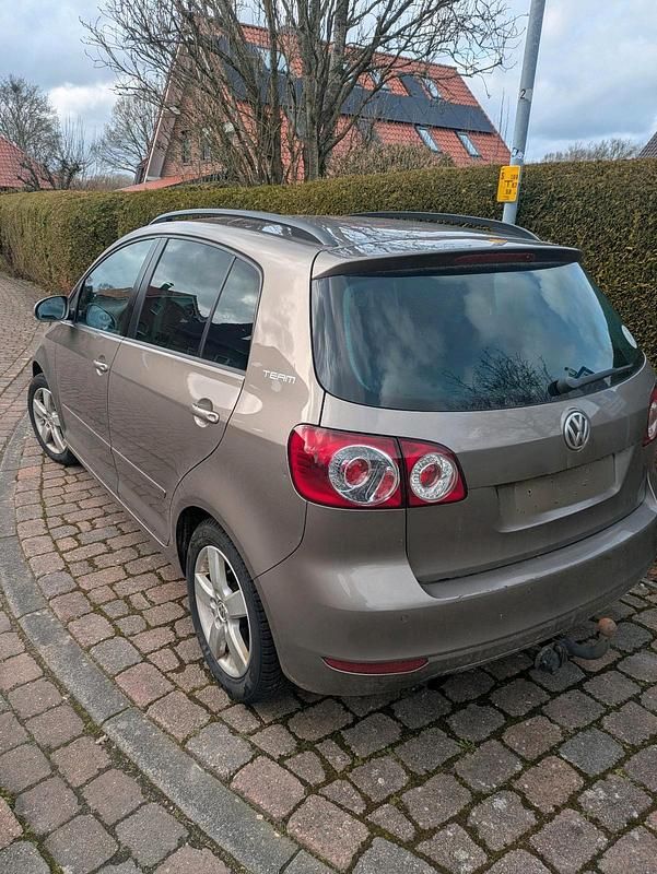 Gebraucht VW Golf VI 105 PS (77 kW) 2010 Kleinwagen